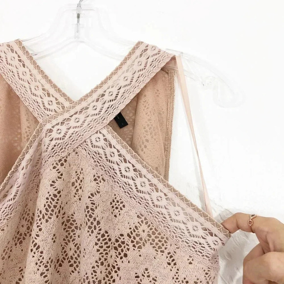 BCBGMaxAzria 'Annica' Crochet Halter Top Bare Pink EUC - Picture 6 of 9